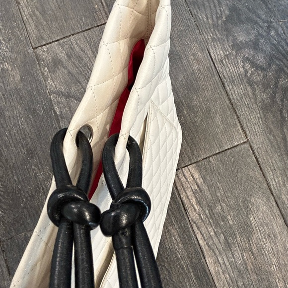 Chanel Cambon Line Lambskin Tote Gorgeous Authentic - Picture 14 of 16